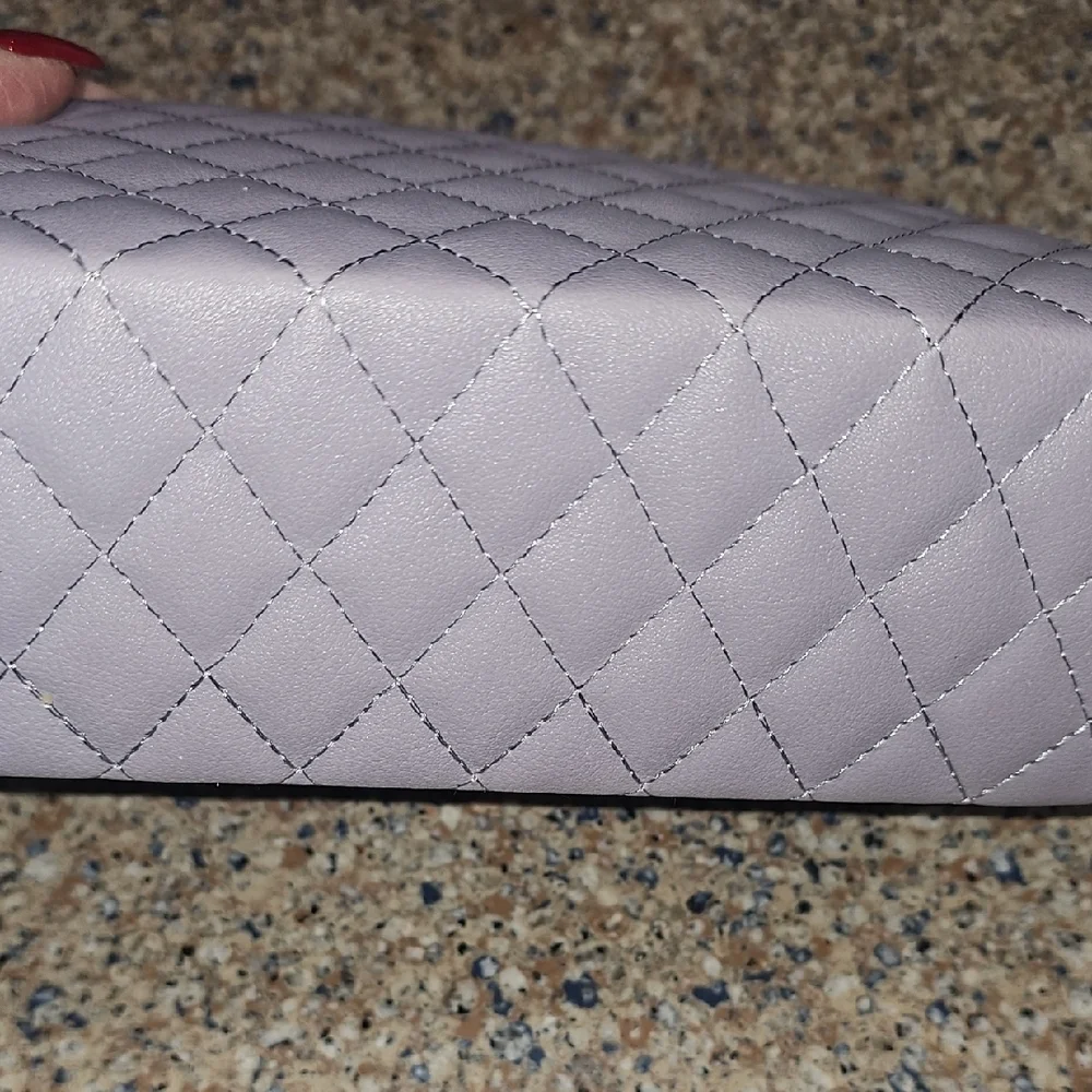 Women's NWT Elegant Quilted Gray Handbag/Crossbody